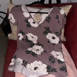 Dynamite Medium Floral Purple Shirt